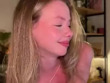 Chaturbate Live Sex Cam of elli_harmon