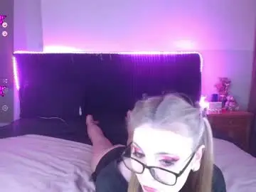 Chaturbate Live Sex Cam of shysweetrish