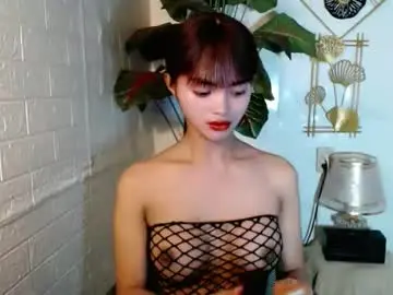 Chaturbate Live Sex Cam of sensational_yeng