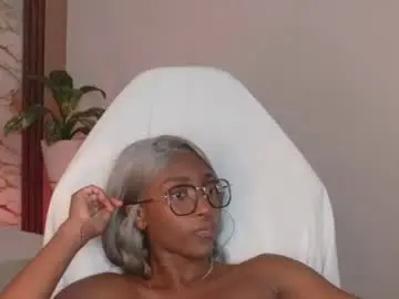 Chaturbate Best live sex cam show of ahvi_ebony