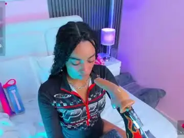 Chaturbate Live Sex Cam of clawdeen__wolf