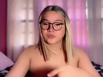 Chaturbate Live Sex Cam of krezikeed