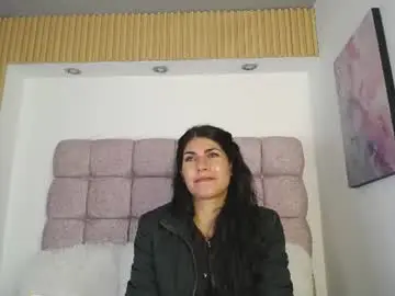 Chaturbate Nude Webcam of melodiroux_