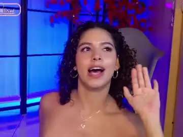 Chaturbate Live Sex Cam of liliwatsonj