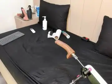 Chaturbate Live Sex Cam of agatha_steel20