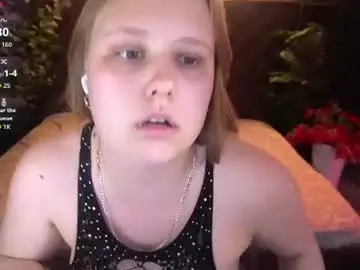 Chaturbate Live Sex Cam of crystallpaws_