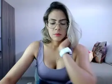Chaturbate Free Porn Cam of candydowson1