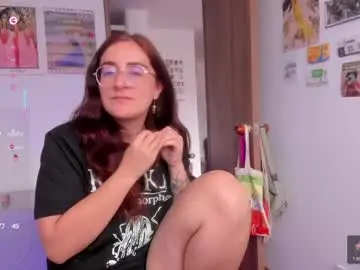 Chaturbate Live Sex Cam of linda_giggle