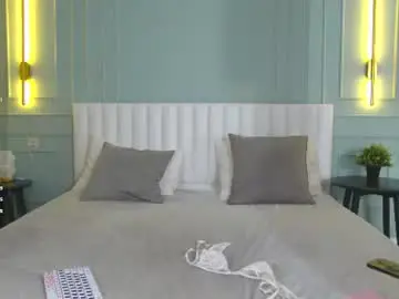 Chaturbate Live Sex Cam of vivien_ronal