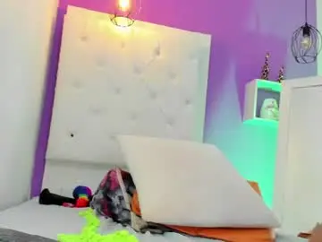 Chaturbate Live Sex Cam of roxy_sexy69
