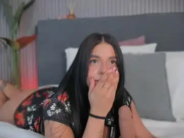 Chaturbate Adult Webcams of emelie_89