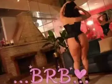 Chaturbate Watch Live Sex Cams of mia_helll