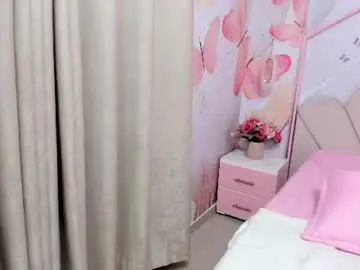 Chaturbate Watch Live Sex Cams of millieskinny18