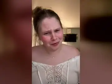 Chaturbate Best live sex cam show of eloraloves