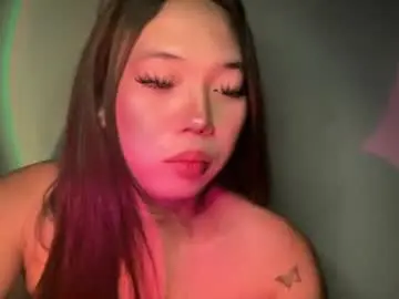 Chaturbate Sex Cam of makemesquirt_xxx