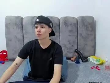 Chaturbate Live Sex Cam of bruno_cruz