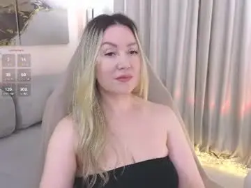 Chaturbate Live Sex Cam of ellesoft1