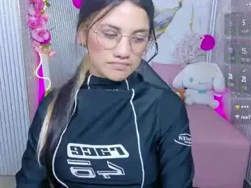 Chaturbate Live Sex of chiara_tay