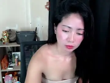 Chaturbate Live Sex Cam of im_yoursweetthea92