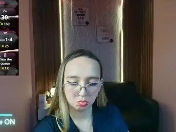Chaturbate Free Live Porn of liaroberts1