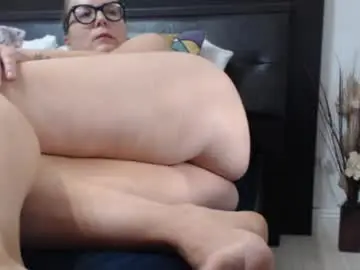 Chaturbate Private Sex Chat of milfbiglips38