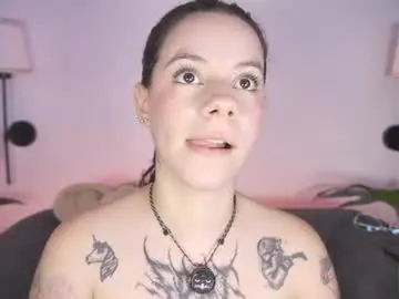 Chaturbate Live Sex Cam of nyx_97