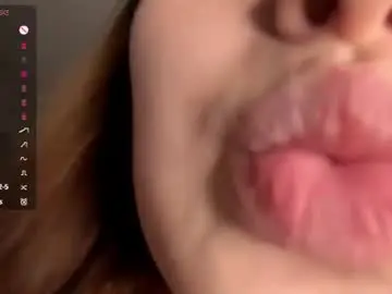 Chaturbate Live Sex Cam of moltenpeach