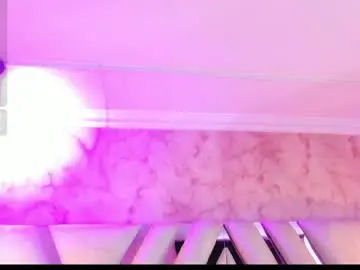 Chaturbate Live Sex Cam of isa_doux