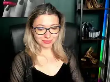 Chaturbate Nude Webcam of heidi_pleasure