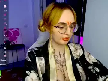 Chaturbate Live Sex Cam of arcticivy