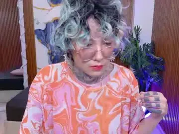 Chaturbate Live Sex Cam of lyra_tay