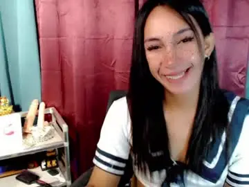 Chaturbate Live Sex Cam of pinay_lucy