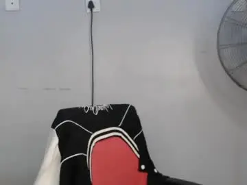 Chaturbate Live Sex Cam of chocox_petitqueen