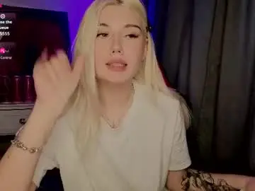 Chaturbate Live Sex Cam of lilhornyprincess