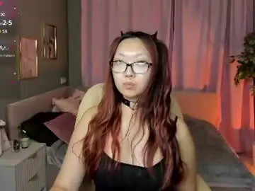 Chaturbate Live Sex Cam of marine_vact
