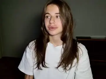 Chaturbate Watch Live Sex Cams of lucyrait