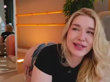 Chaturbate Sex Chat of smiley_mia_