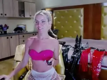 Chaturbate Live Sex Cam of domcaprisse