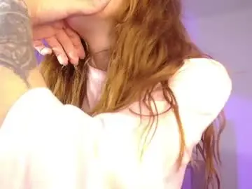 Chaturbate Live Sex Cam of alina_lee01
