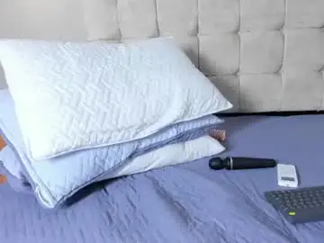 Chaturbate Sex Cam of mia_dolls18
