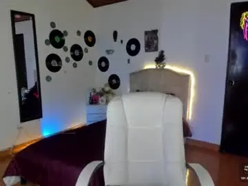 Chaturbate Live Sex Cam of vampirella_crazy