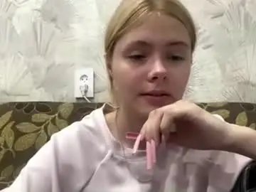 Chaturbate Free Porn Cam of richellearmentrout