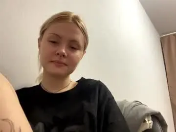 Chaturbate Live Sex Cam of richellearmentrout