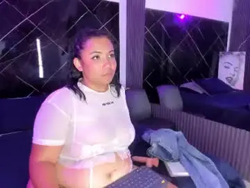 Chaturbate Free Porn Cam of nina_hazee_