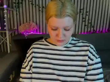 Chaturbate Adult Video Chat of polly__mayer