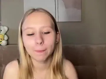 Chaturbate Live Sex Cam of cindy_softluv