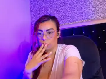 Chaturbate Live Sex Cam of mia_moon__0
