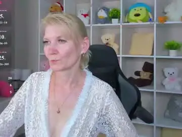 Chaturbate Sex Cam of julie_lucasss