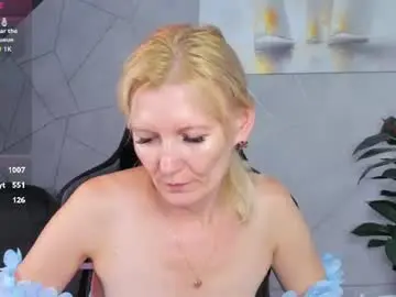 Chaturbate Adult Video Chat of julie_lucasss