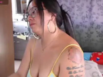 Chaturbate Best live sex cam show of miia_big1boobs